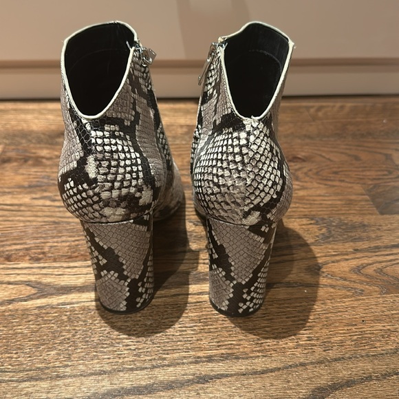 Marc Fisher Snakeskin Booties - Size 11 - Picture 2 of 3